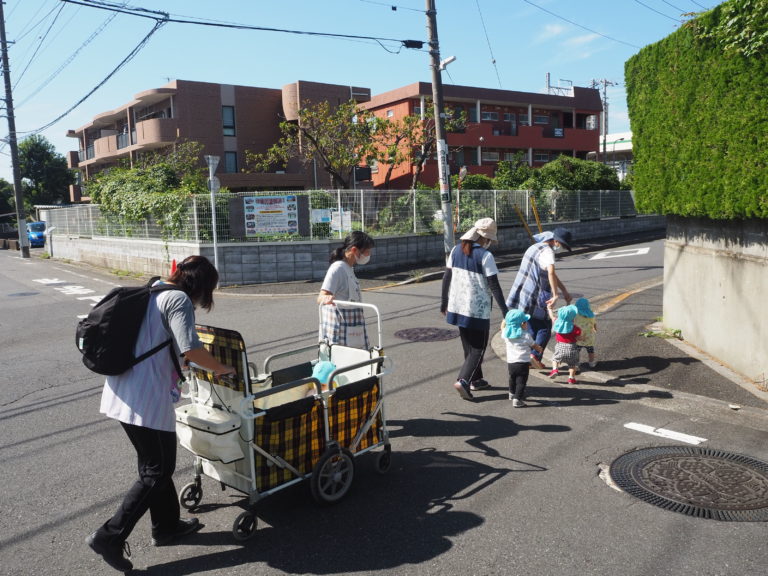 さくらんぼ組、初散歩
