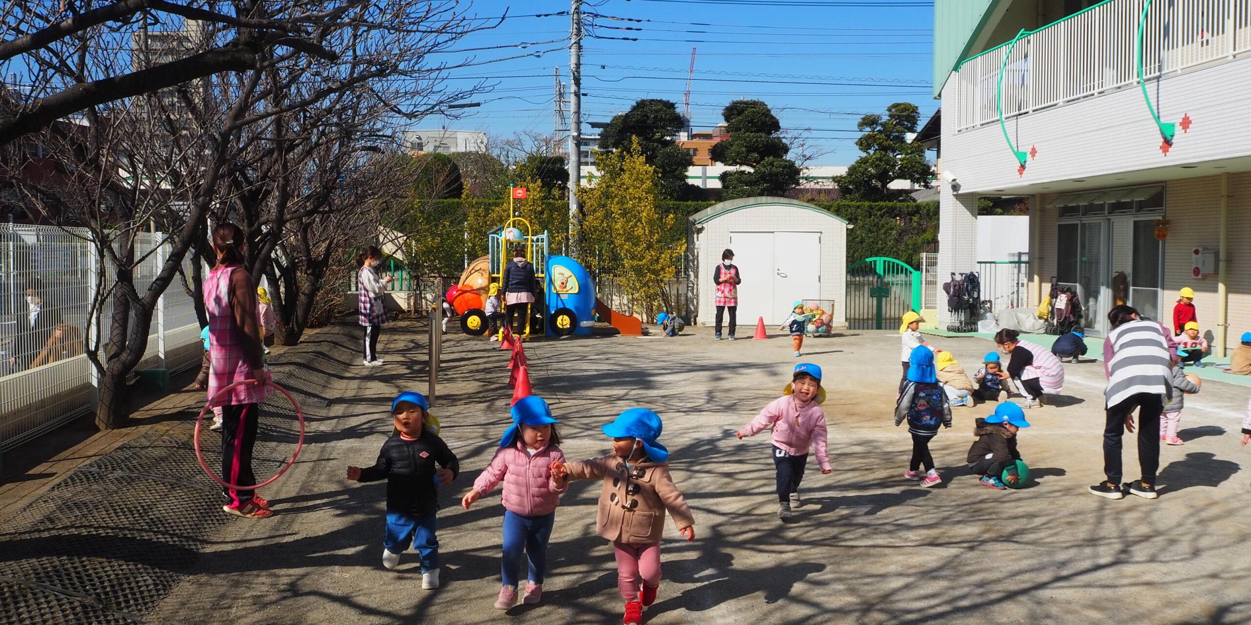 外遊びをしました 足立区 認可保育園 社会福祉法人チェリー保育園 北綾瀬 外遊びをしました 足立区 認可保育園 社会福祉法人チェリー保育園 北綾瀬